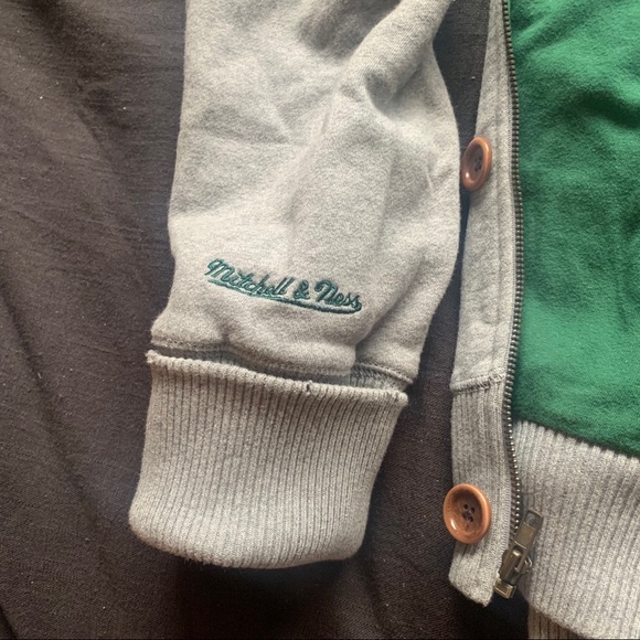 Mitchell and Ness Green Bay Packers hoodie - Picture 3 of 3